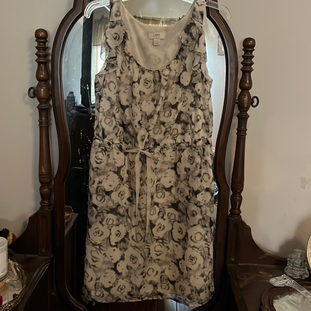 Loft size 6 Cream floral with soft gray, purple, and green